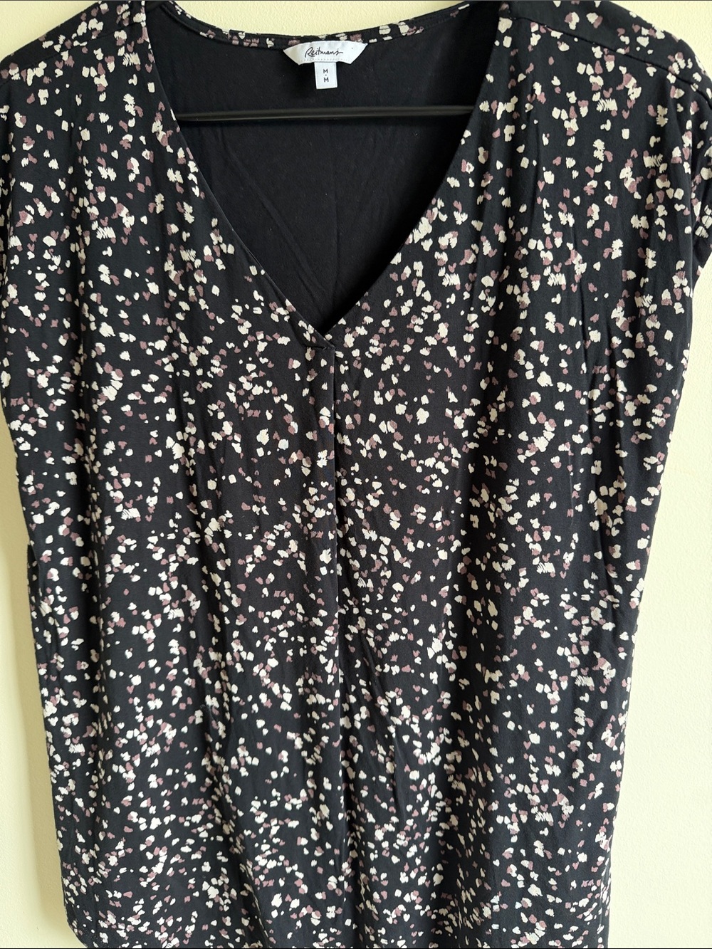 Reitmans Black V-Neck Floral Print Tank Top